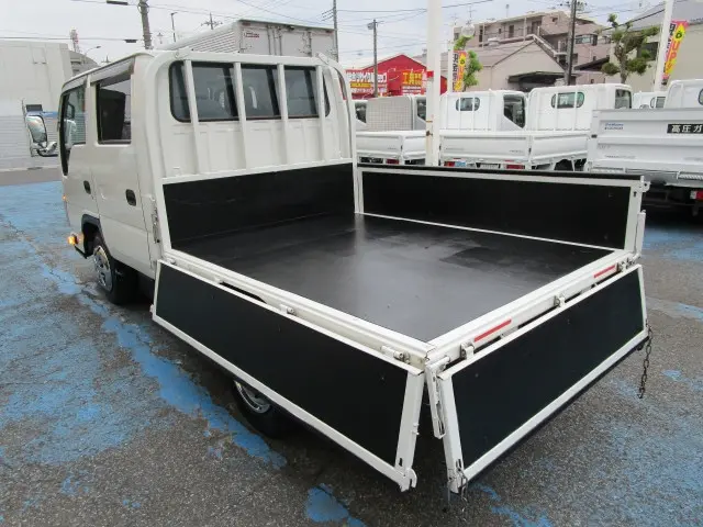 いすゞ エルフ 2RG-NJR88A(2WD)の写真16