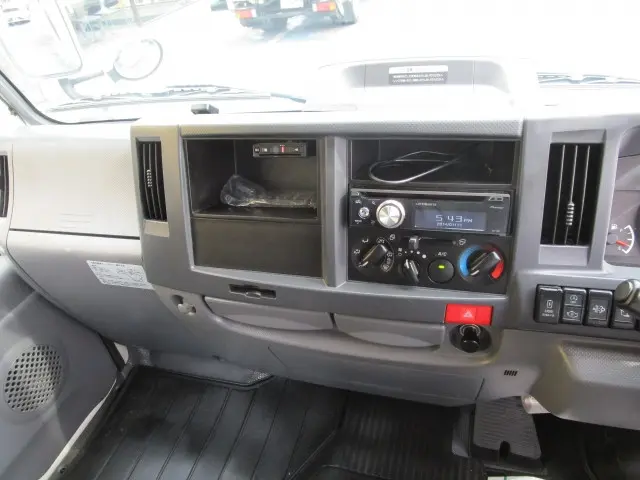 いすゞ エルフ 2RG-NJR88A(2WD)の写真26