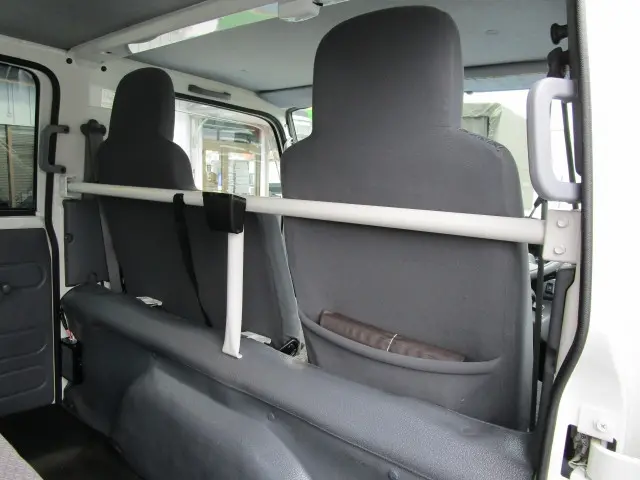 いすゞ エルフ 2RG-NJR88A(2WD)の写真30