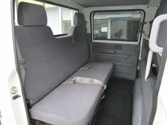 いすゞ エルフ 2RG-NJR88A(2WD)の写真33