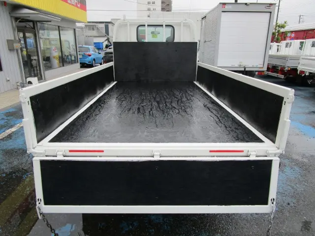 いすゞ エルフ TPG-NKR85A(2WD)の写真4
