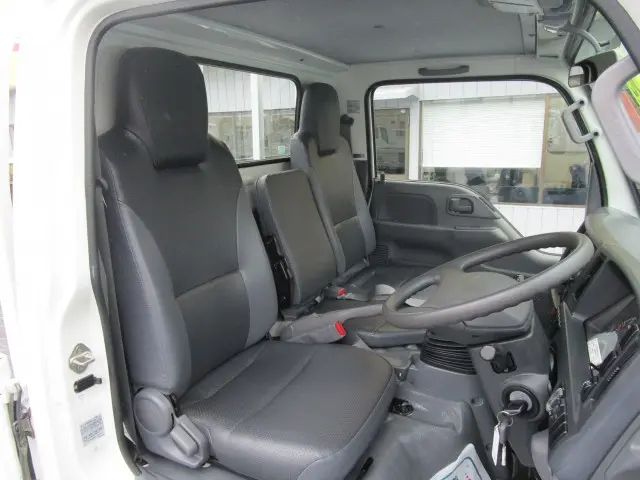 いすゞ エルフ TPG-NKR85A(2WD)の写真6