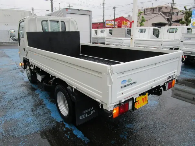 いすゞ エルフ TPG-NKR85A(2WD)の写真17
