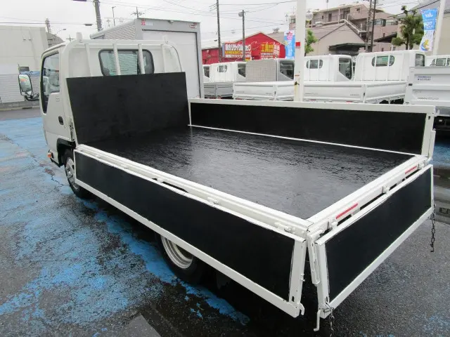 いすゞ エルフ TPG-NKR85A(2WD)の写真18