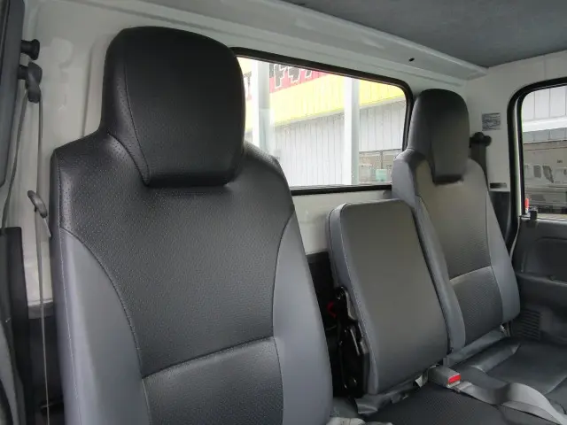 いすゞ エルフ TPG-NKR85A(2WD)の写真29