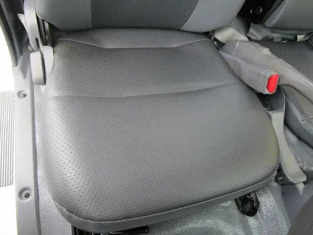 いすゞ エルフ TPG-NKR85A(2WD)の写真30