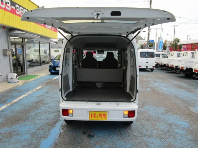 日産 クリッパーバン 5BD-DR17V(2WD)の写真4