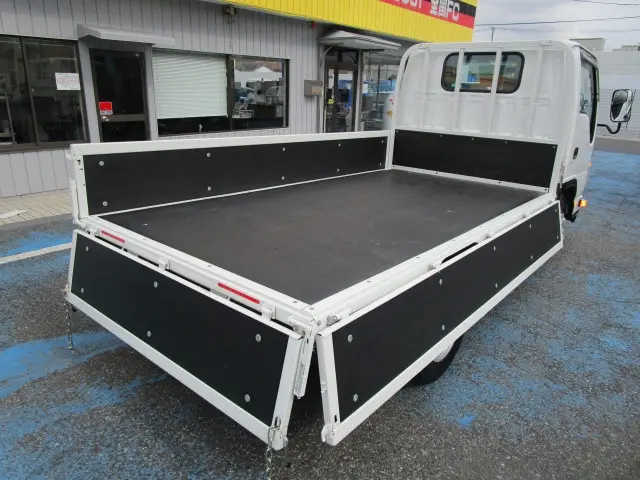 いすゞ エルフ TRG-NJR85A(2WD)の写真2