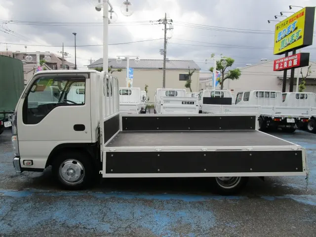 いすゞ エルフ TRG-NJR85A(2WD)の写真10