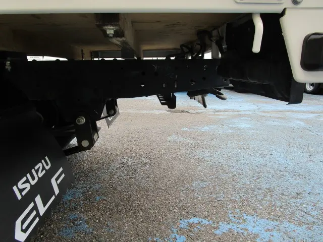 いすゞ エルフ TRG-NJR85A(2WD)の写真23