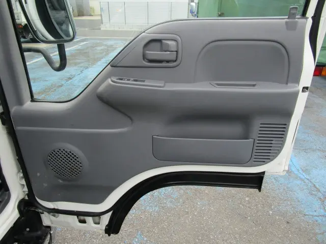 いすゞ エルフ TRG-NJR85A(2WD)の写真27