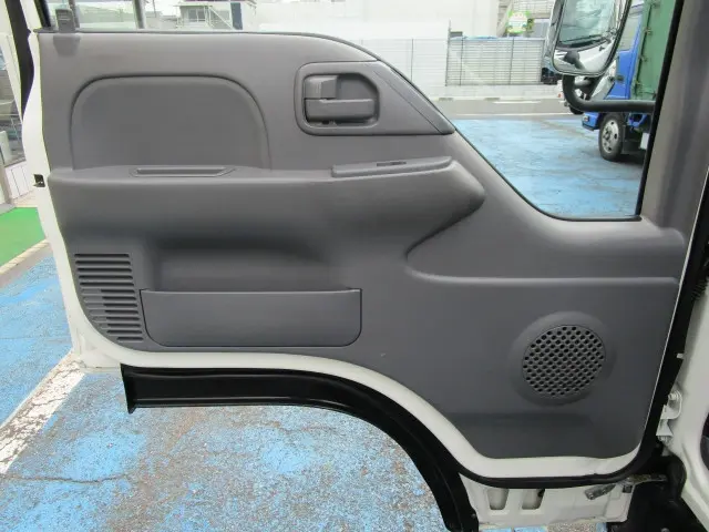 いすゞ エルフ TRG-NJR85A(2WD)の写真28
