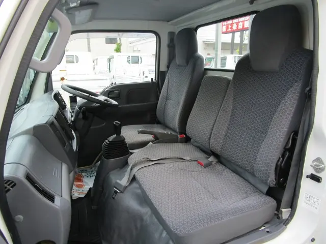 いすゞ エルフ TRG-NJR85A(2WD)の写真38