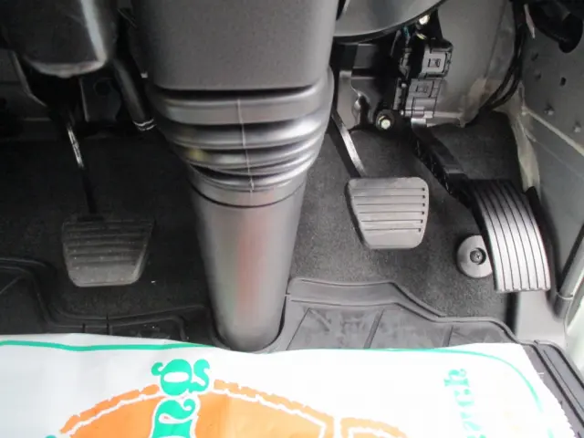 三菱 キャンター 2RG-FBA20(2WD)の写真22