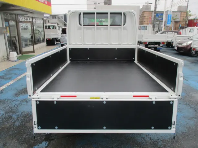 三菱 キャンター 2RG-FBA20(2WD)の写真4