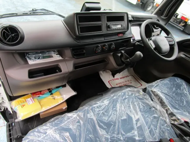 三菱 キャンター 2RG-FBA20(2WD)の写真19