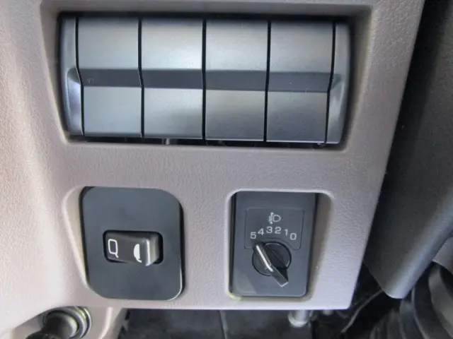 三菱 キャンター 2RG-FBA20(2WD)の写真26