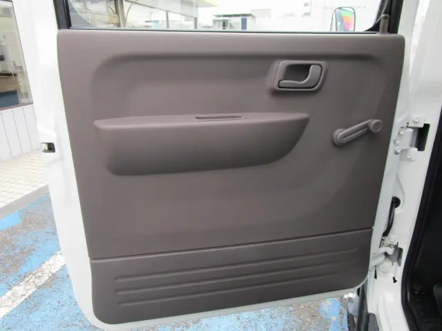 三菱 キャンター 2RG-FBA20(2WD)の写真35