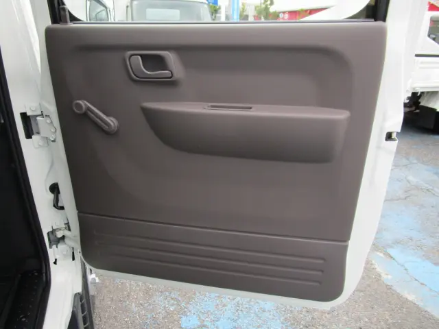 三菱 キャンター 2RG-FBA20(2WD)の写真32