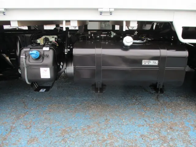 三菱 キャンター 2RG-FBA20(2WD)の写真18
