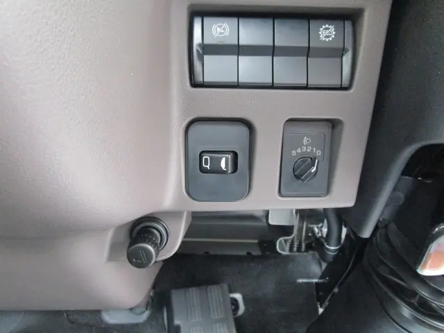 三菱 キャンター 2RG-FBA20(2WD)の写真35