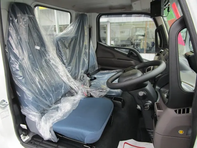 三菱 キャンター 2RG-FBA20(2WD)の写真6