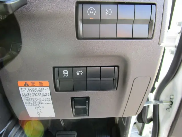 三菱 キャンター 2RG-FBA20(2WD)の写真30