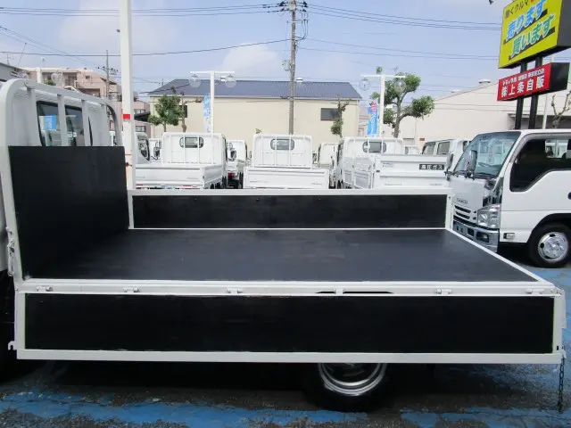 いすゞ エルフ TPG-NJR85A(2WD)の写真13
