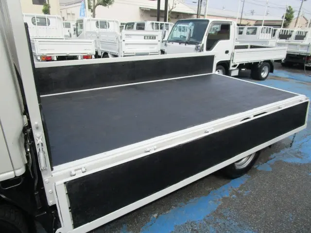 いすゞ エルフ TPG-NJR85A(2WD)の写真14