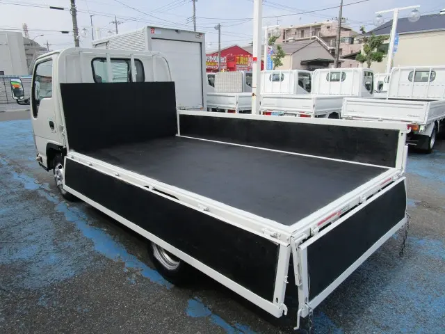 いすゞ エルフ TPG-NJR85A(2WD)の写真21