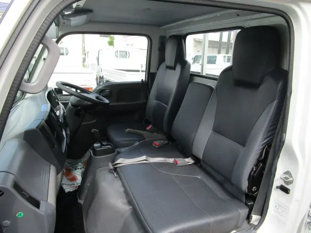 いすゞ エルフ TPG-NJR85A(2WD)の写真32