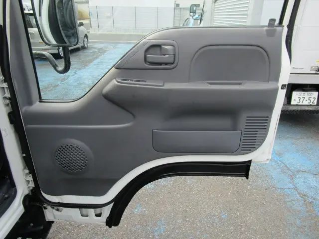 いすゞ エルフ TPG-NJR85A(2WD)の写真37
