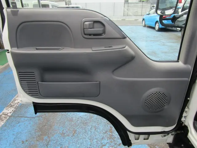いすゞ エルフ TPG-NJR85A(2WD)の写真38