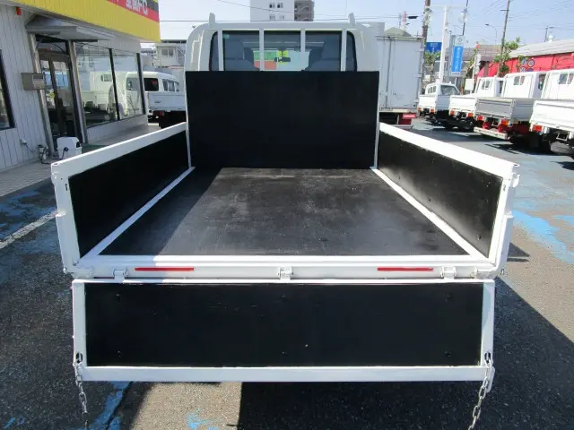 いすゞ エルフ TPG-NJR85A(2WD)の写真4