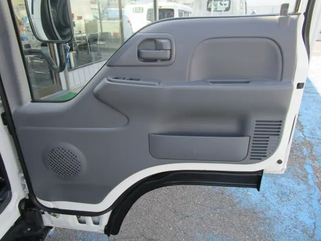 いすゞ エルフ TPG-NJR85A(2WD)の写真21