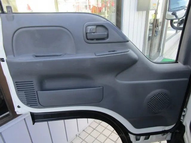 いすゞ エルフ TPG-NJR85A(2WD)の写真24