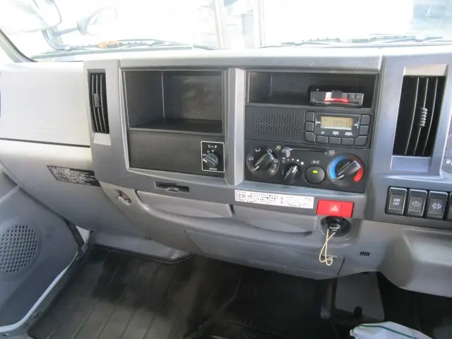 いすゞ エルフ TPG-NJR85A(2WD)の写真26