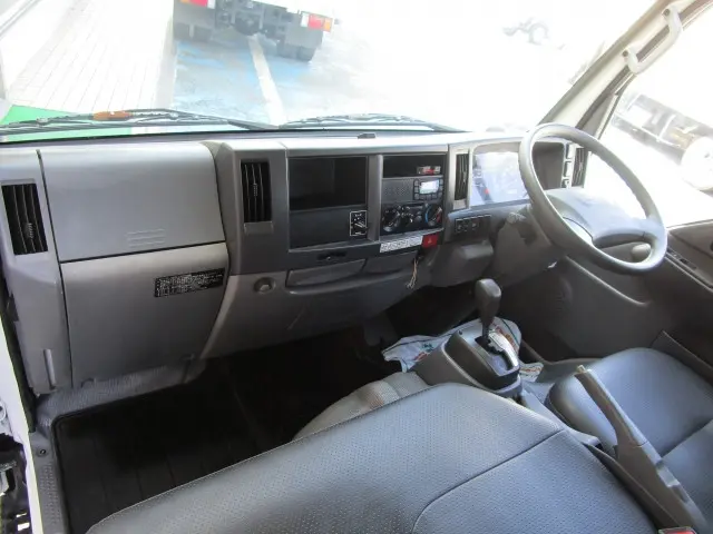 いすゞ エルフ TPG-NJR85A(2WD)の写真31