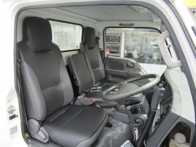 いすゞ エルフ TKG-NKR85AN(2WD)の写真6