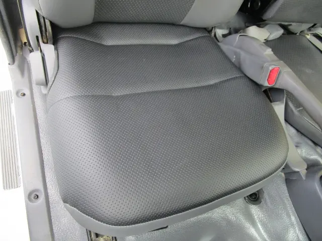 いすゞ エルフ TKG-NKR85AN(2WD)の写真30