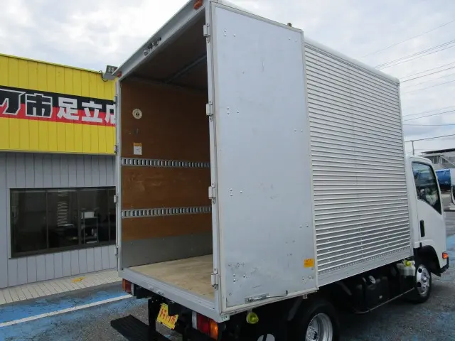 いすゞ エルフ TPG-NLR85AN(2WD)の写真2