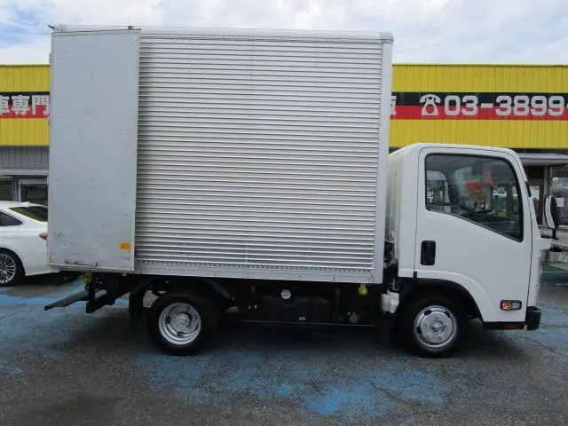 いすゞ エルフ TPG-NLR85AN(2WD)の写真9