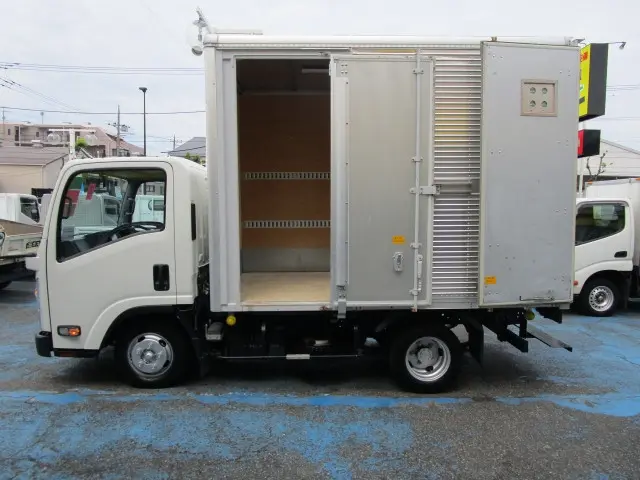 いすゞ エルフ TPG-NLR85AN(2WD)の写真10