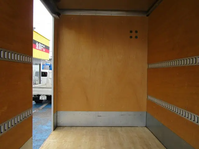 いすゞ エルフ TPG-NLR85AN(2WD)の写真17