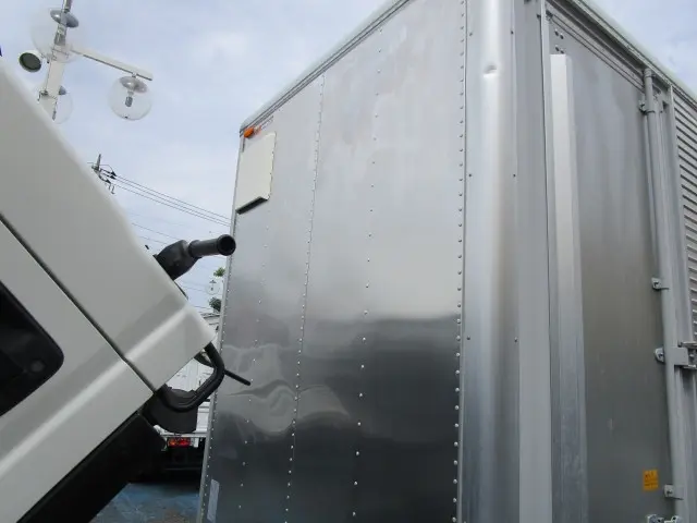 いすゞ エルフ TPG-NLR85AN(2WD)の写真23