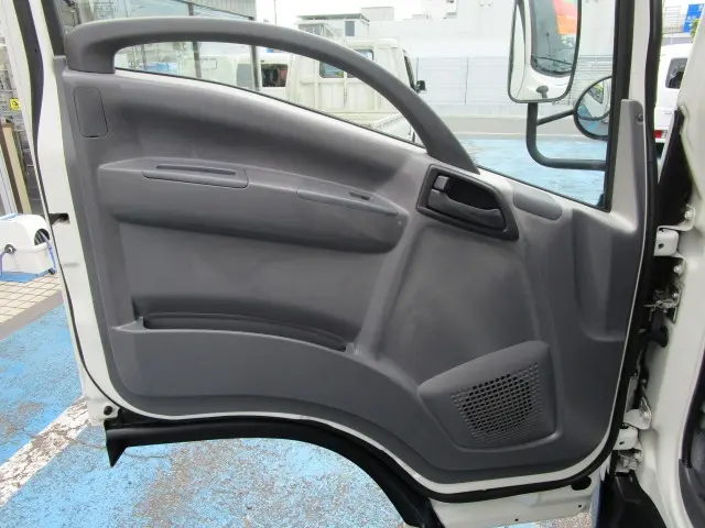 いすゞ エルフ TPG-NLR85AN(2WD)の写真33