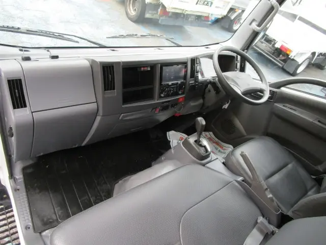 いすゞ エルフ TPG-NLR85AN(2WD)の写真43