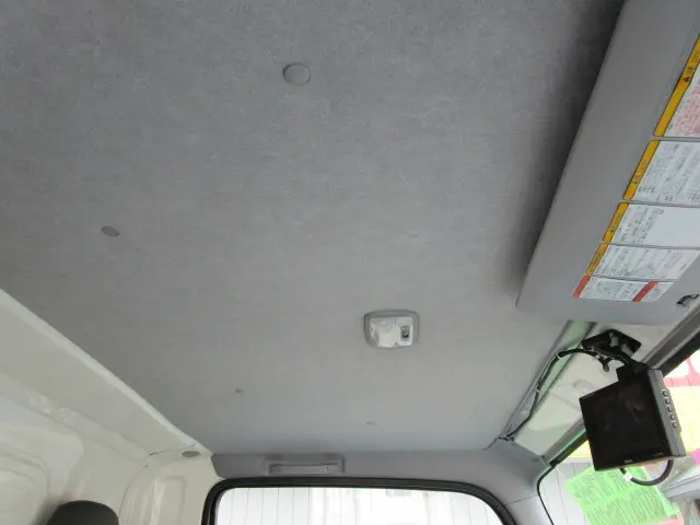 いすゞ エルフ TPG-NLR85AN(2WD)の写真45