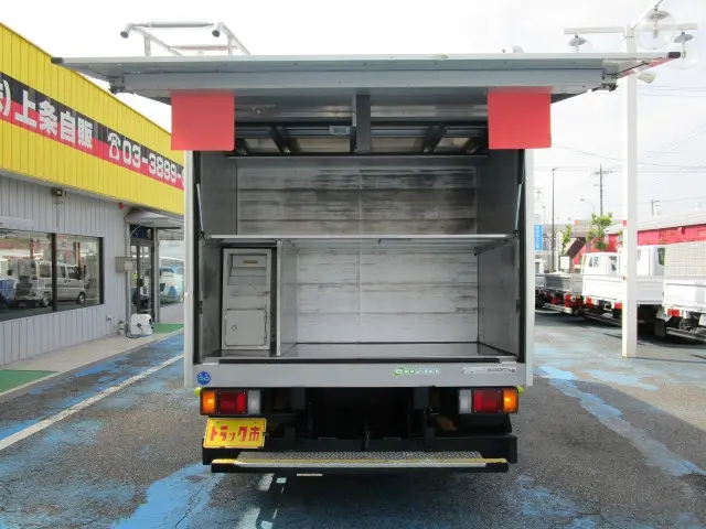 いすゞ エルフ TRG-NMR85N(2WD)の写真4