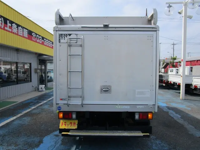 いすゞ エルフ TRG-NMR85N(2WD)の写真5